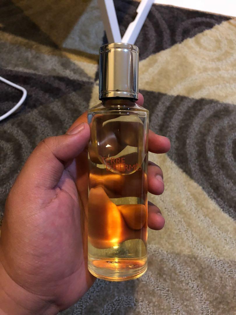 Hermes Terre D Hermes Refill 105ml Left Kesehatan Kecantikan Parfum Kuku Lainnya Di Carousell