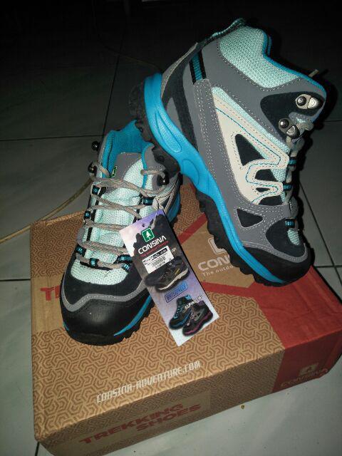 Jual Sepatu Gunung Consina Wanita Fesyen Wanita Sepatu Di Carousell