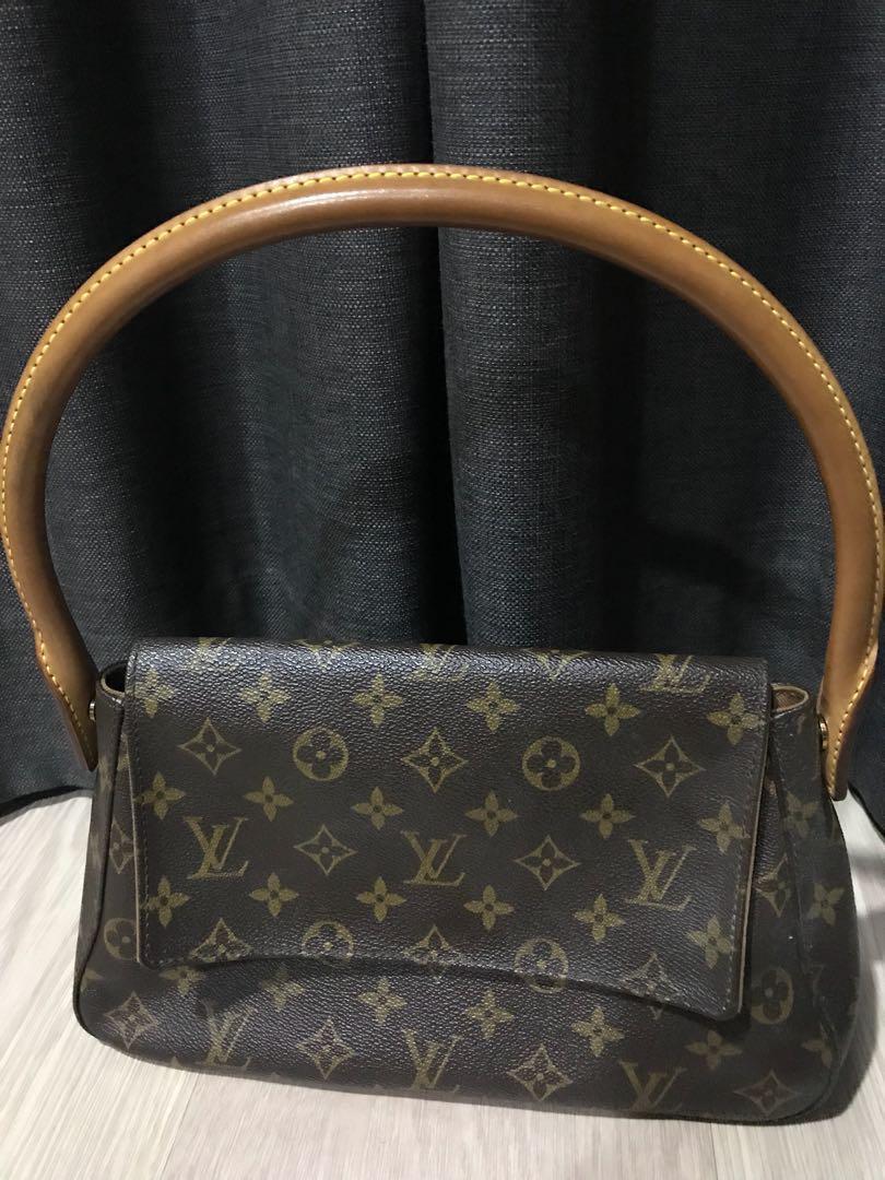 Louis Vuitton Mini looping Luxury, Bags Wallets on