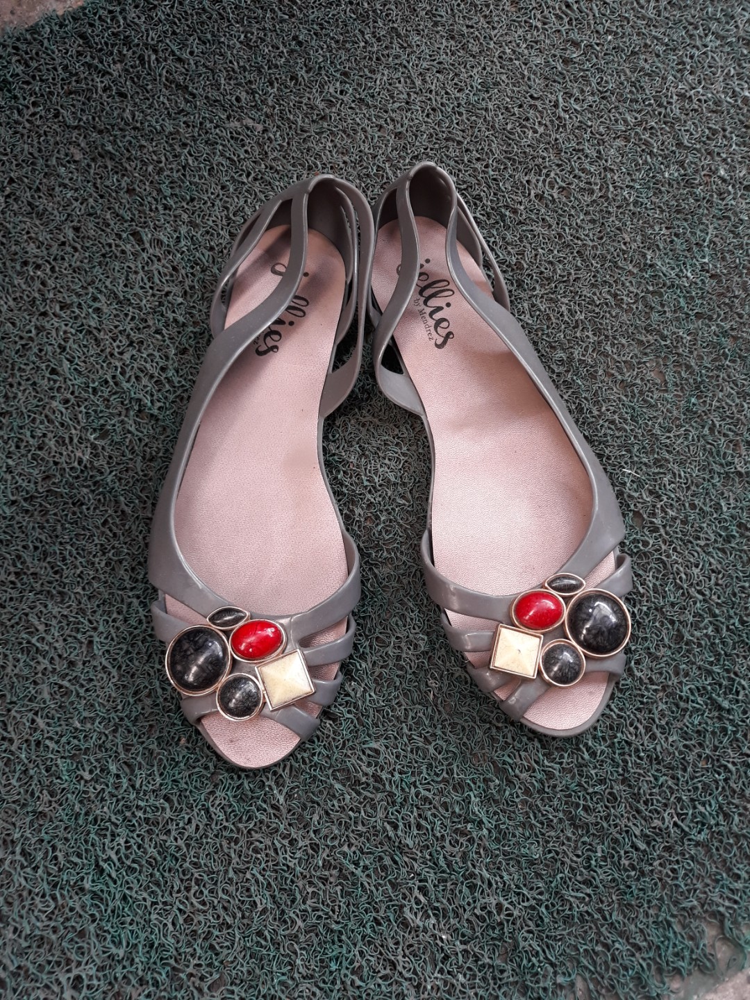 Mendrez jelly shoes Women s Fashion Footwear Flats Sandals on Carousell