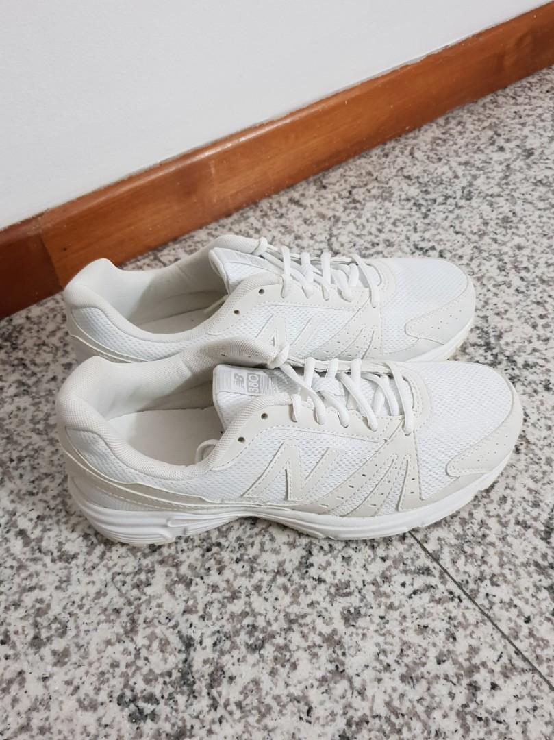NEW) New Balance School Shoes (white 
