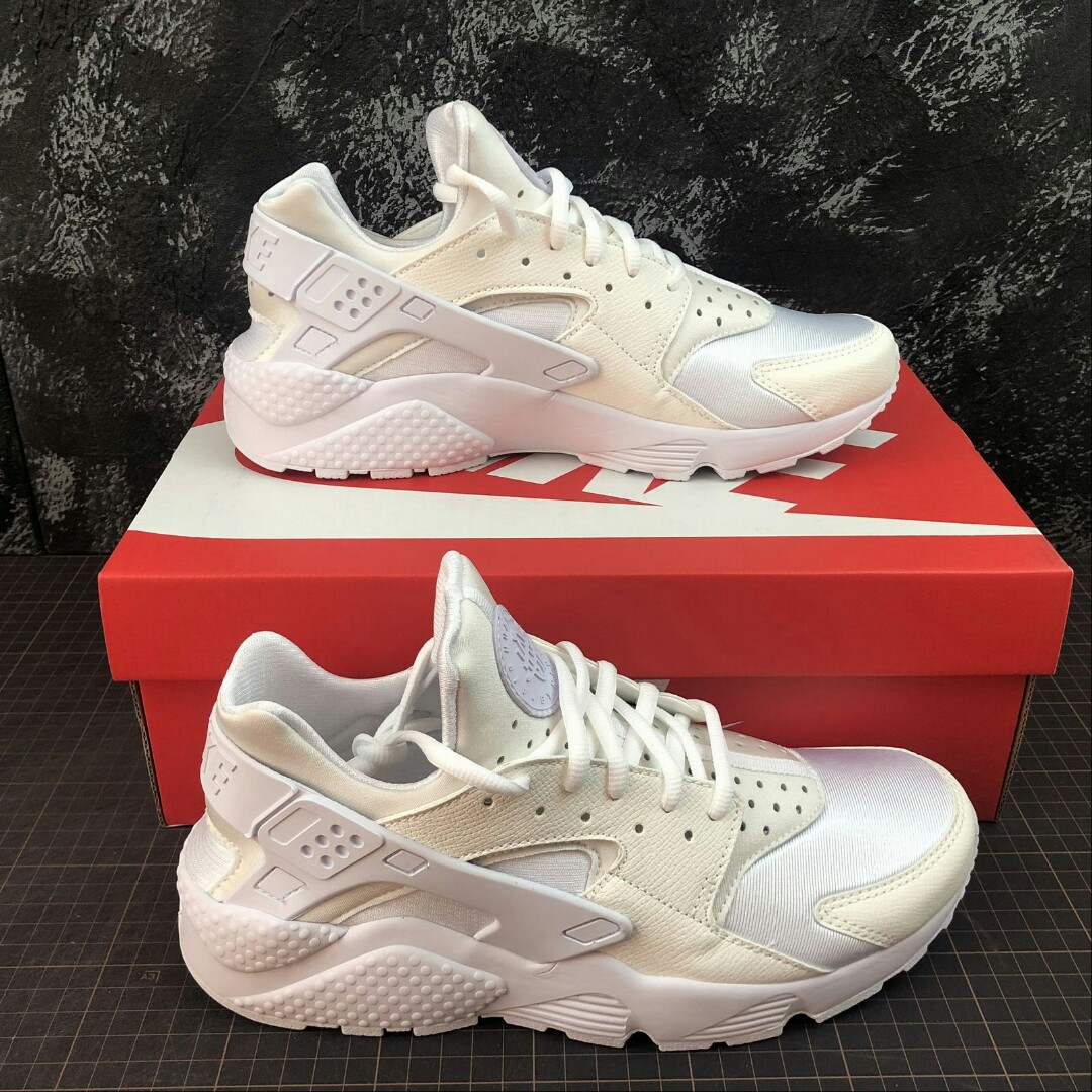 air huarache run ultra triple white