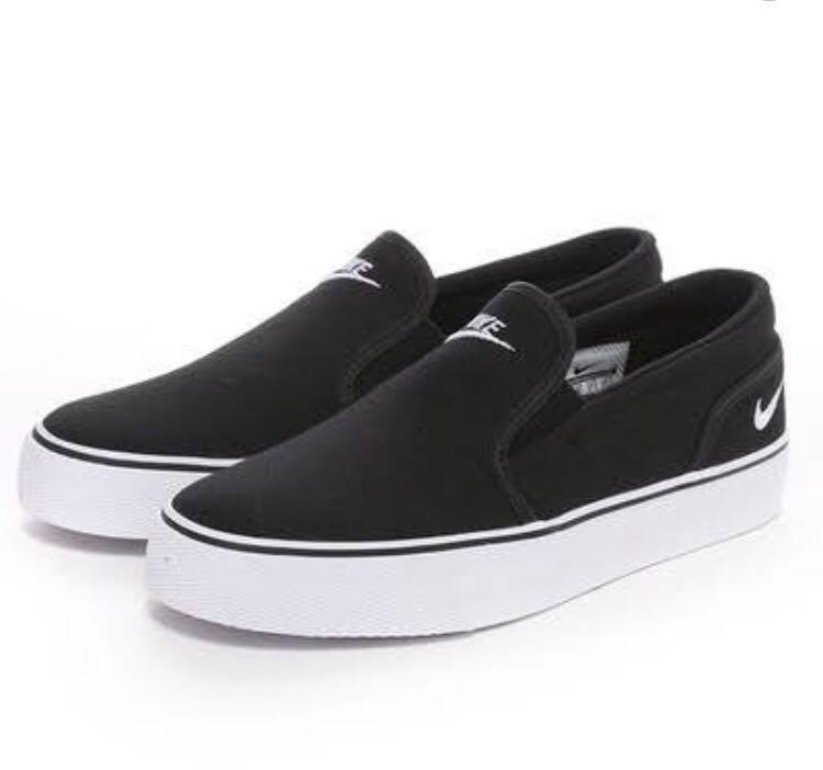 nike toki slip on black