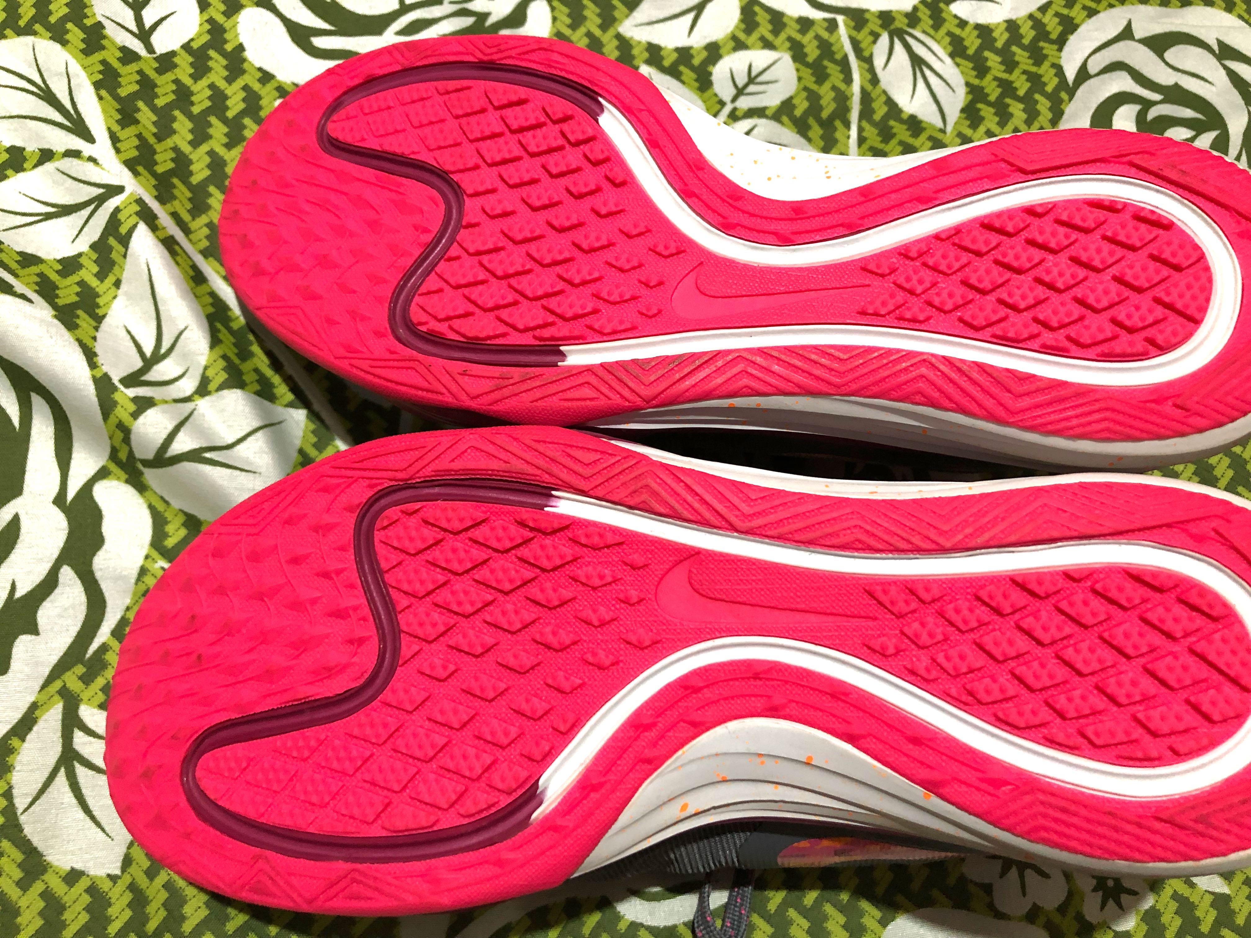 Orig NIKE! for women (Category: Sneakers) located in Quezon City. Submitted by eyah30 (Listing ID 209589696, Image 2). Description: BAGONGBAGO hnd po xa nagamit.. PADALA po ng kapatid q GALING ABROAD.. WRONG SIZE po xa para sken..malaki..hehe.