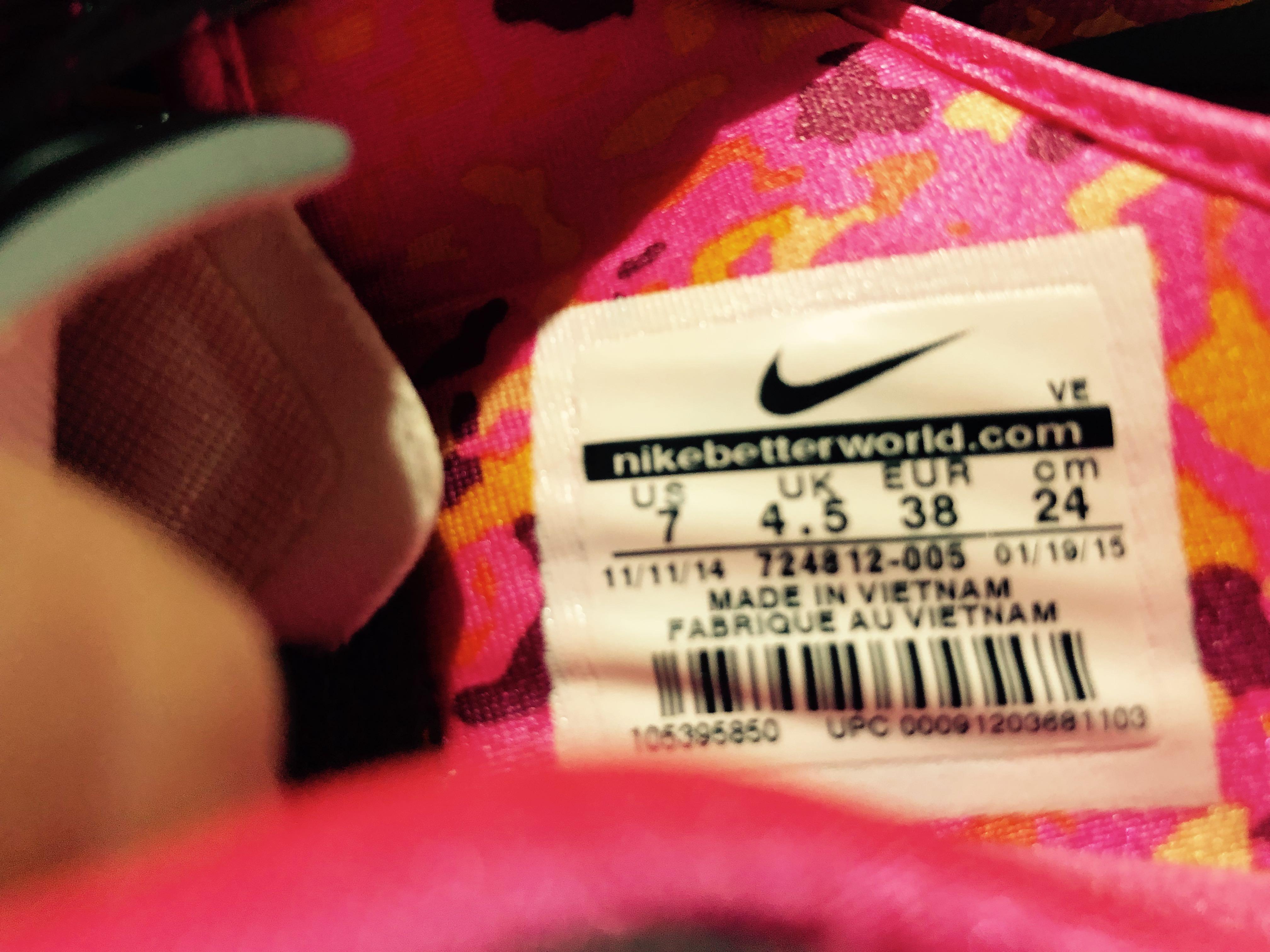 Orig NIKE! for women (Category: Sneakers) located in Quezon City. Submitted by eyah30 (Listing ID 209589696, Image 3). Description: BAGONGBAGO hnd po xa nagamit.. PADALA po ng kapatid q GALING ABROAD.. WRONG SIZE po xa para sken..malaki..hehe.