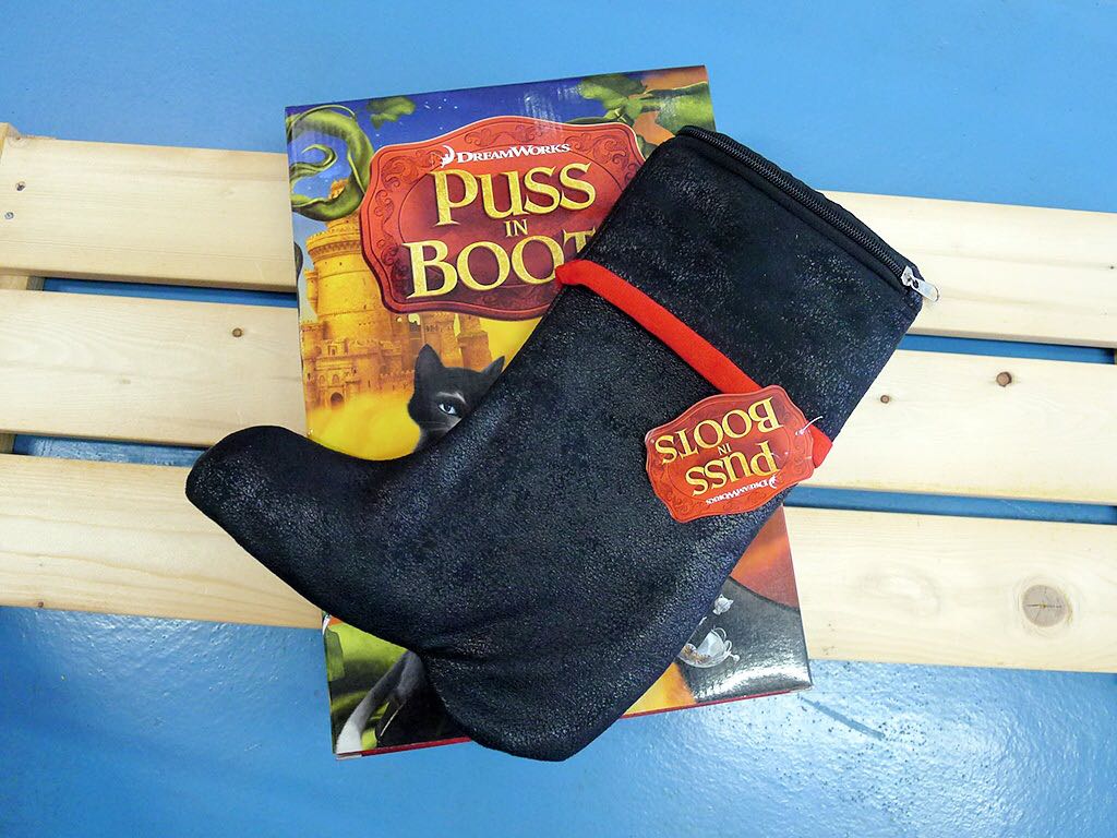 NEW & RARE Puss In Boots Hot Water Bottle Limited Edition Movie