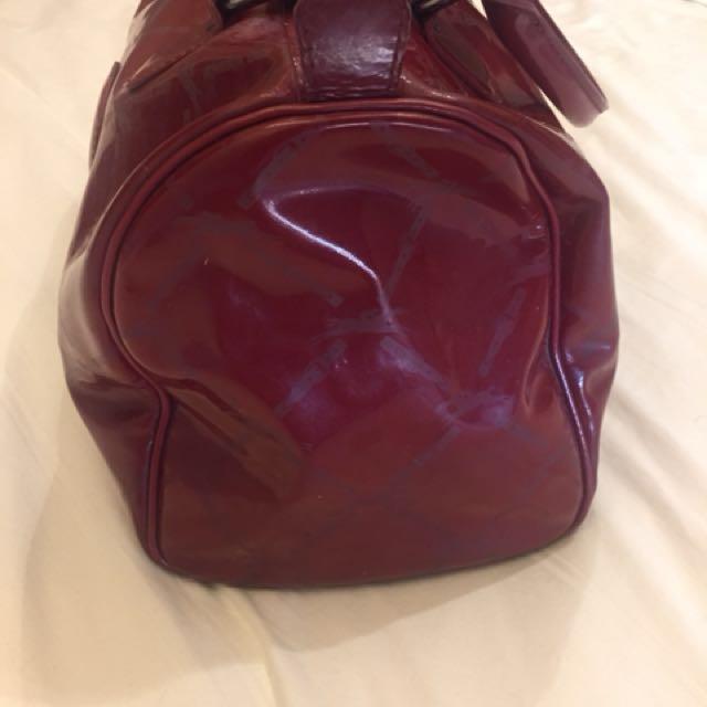 REPRICED LONGCHAMP maroon doctors bag (Category: Cross-body Bags) located in Quezon City. Submitted by mdjpl (Listing ID 155981389, Image 2). Description: Patent leather In good condition Bought in HK for almost 20k RFS: Decluttering.
