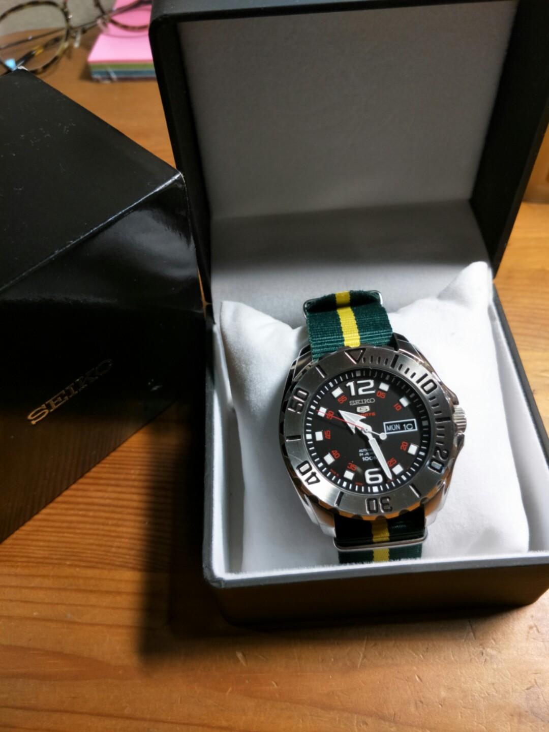 Seiko Monster SRPB33J1 automatic diver sports watch