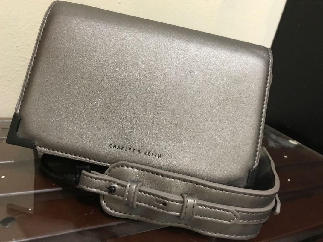 harga sling bag charles and keith
