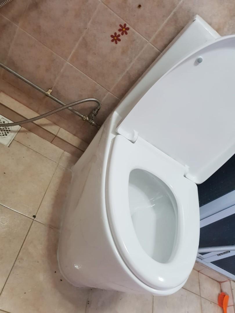 Toilet bowl // Mayfair 8116 Tornado wc, Furniture & Home Living