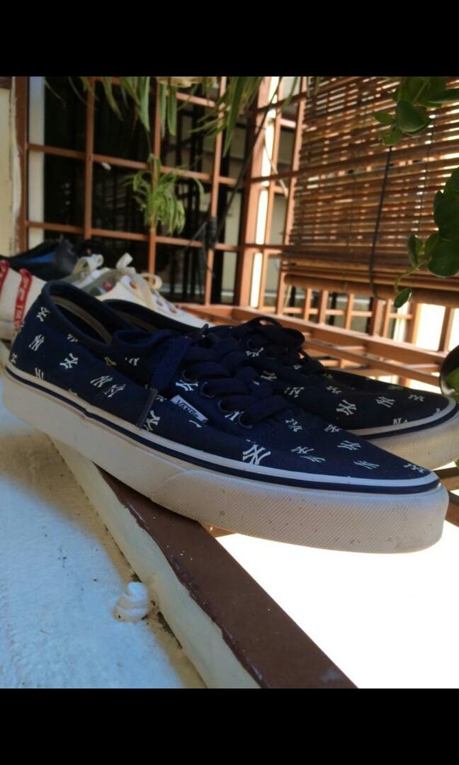 vans york