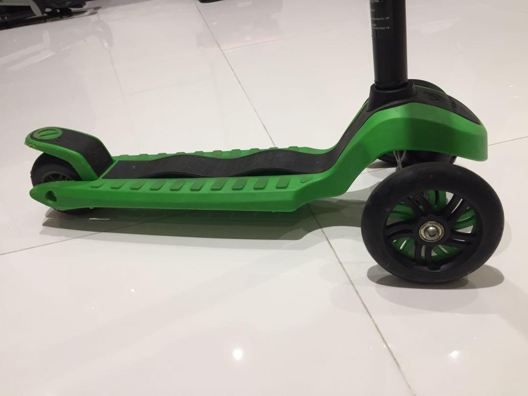 Y Glider XL 3Wheel Scooter (for kids), by YVolution, Sports Equipment