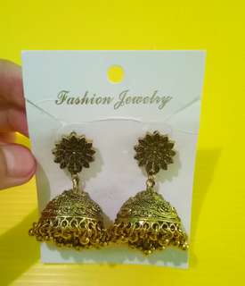 (Kategori: ) berada di . Dikirim oleh pricheska_muashop (ID iklan 209725884, Gambar 1). Deskripsi: .