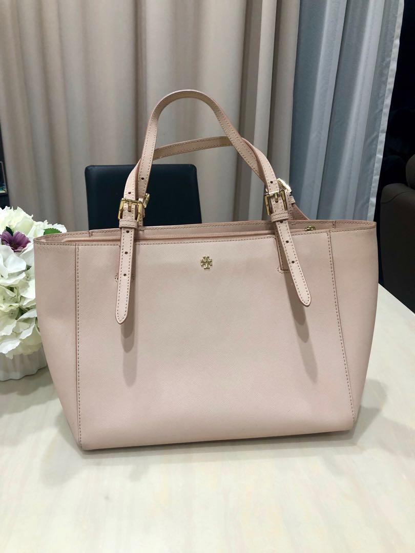 Authentic Tory Burch Small York Buckle Tote, Women's Fashion, Bags &  Wallets, Tote Bags on Carousell