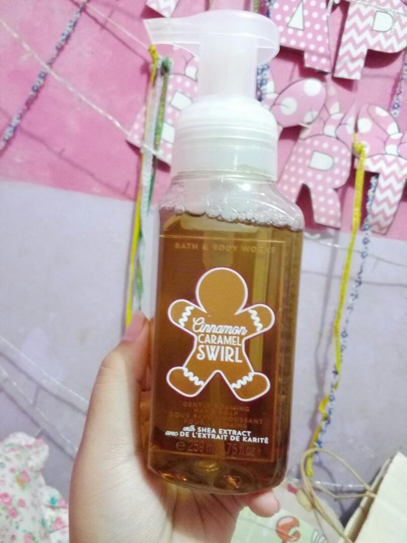 Bath Body Works Cinnamon Caramel Swirl Hand Soap Kesehatan
