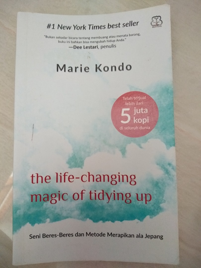 Marie Kondo The Life Changing Magic of Tidying Up, Buku & Alat Tulis, Buku di Carousell