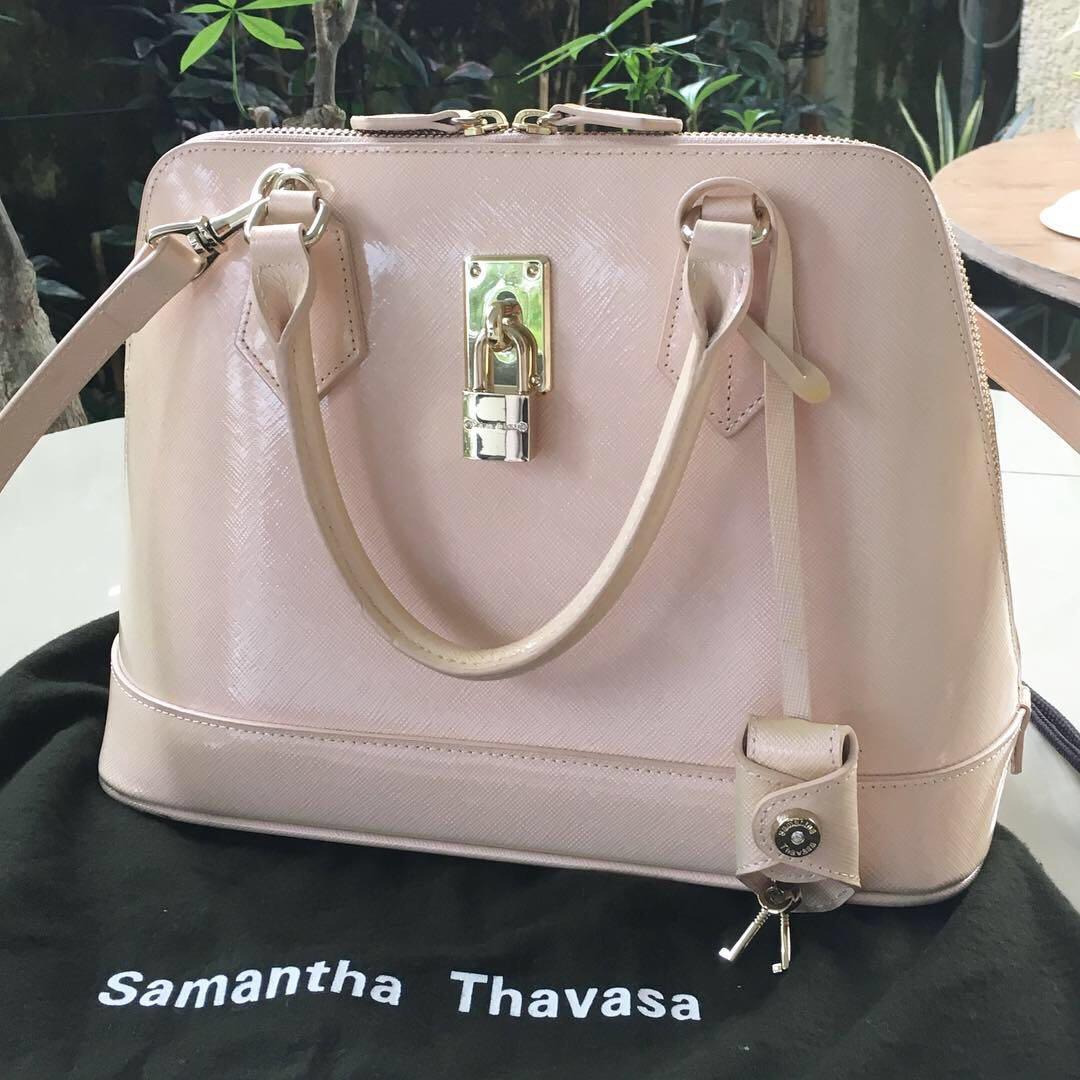 Original Samantha Thavasa 2 way dome shaped bag with lock and key