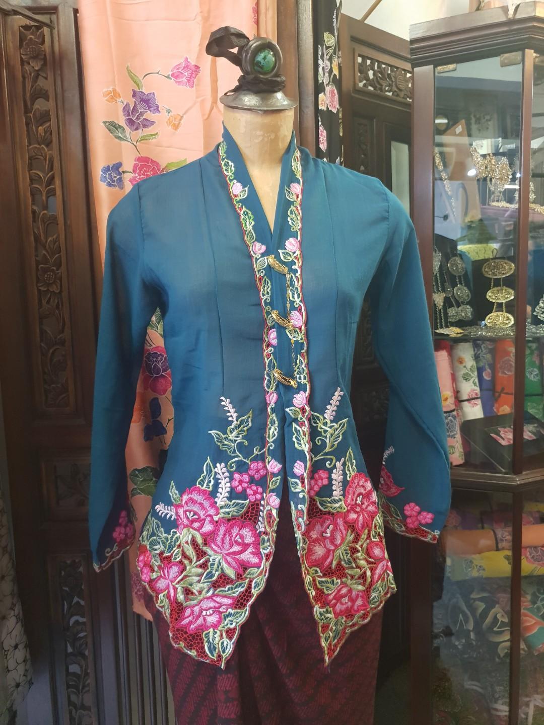 Peranakan Nyonya Kebaya Other Colours And Sizes Avail Women S Fashion Clothes Tops On Carousell
