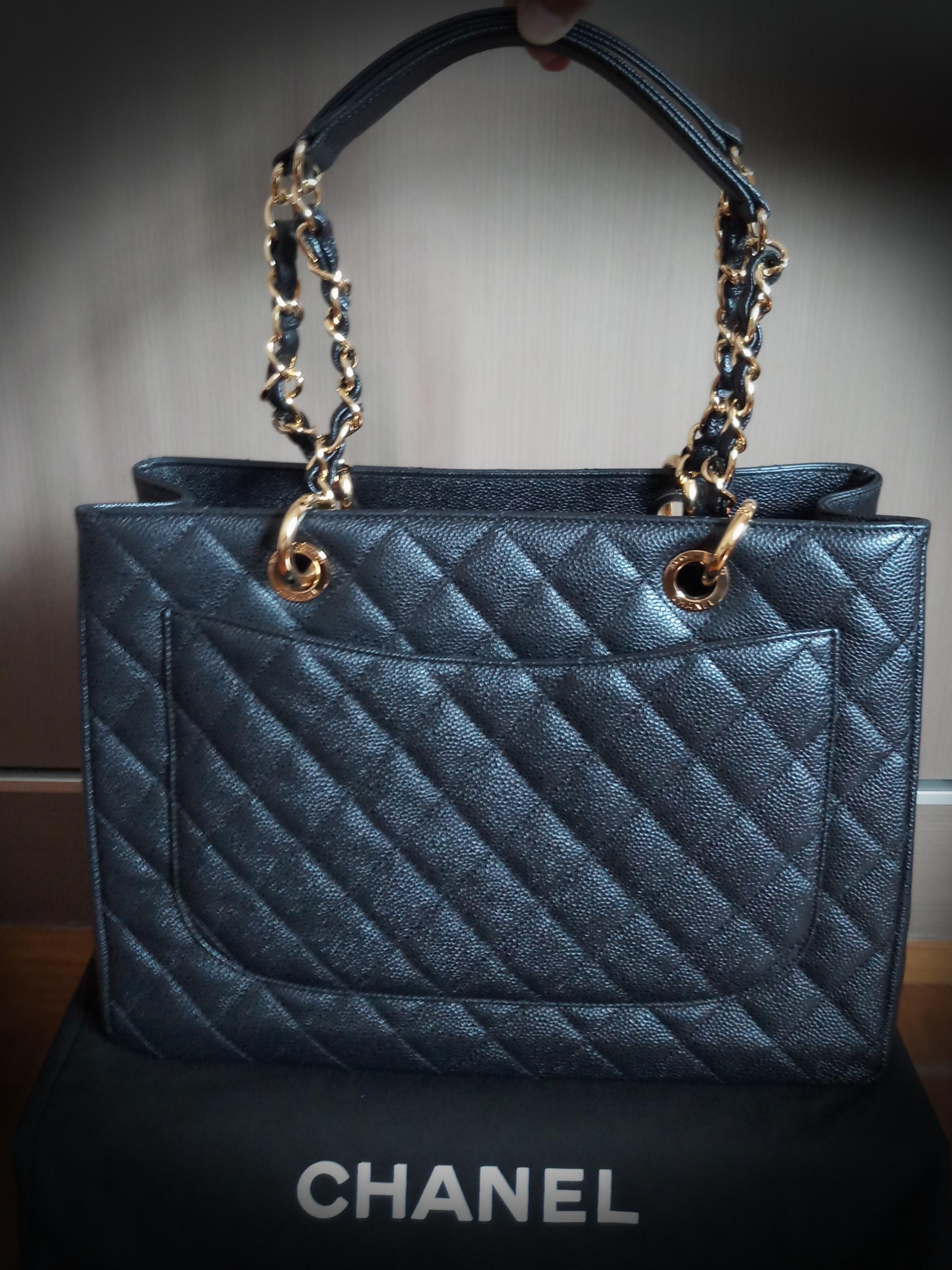 caviar quilted grand shopping tote gst black