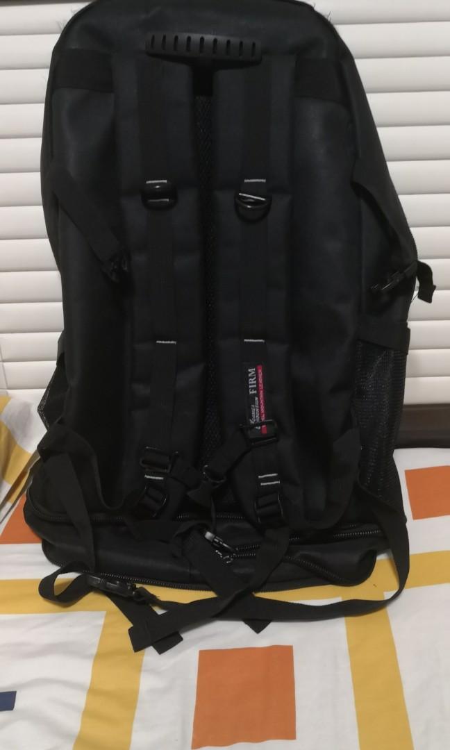 Big Backpack (Category: Backpacks) located in Singapore. Submitted by ecclaire (Listing ID 209946099, Image 2). Description: Brand: Camel Mountain Condition: almost brand new (only used 1x) Good for short travel trips as can occupy alot of things Expandable base for more space Very durable.