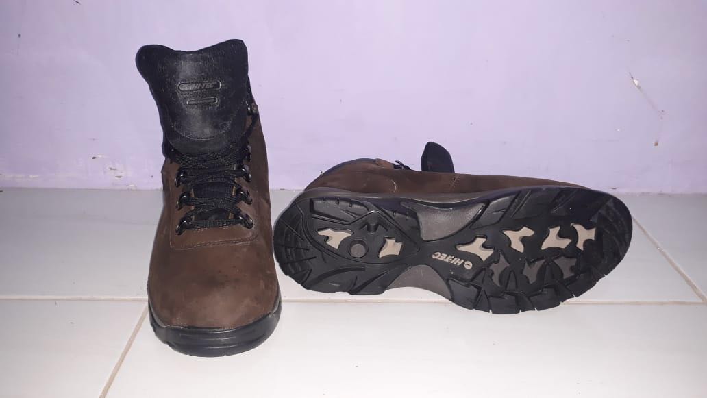 Terjual sepatu kulit bekas hush puppies size 8 bandung 