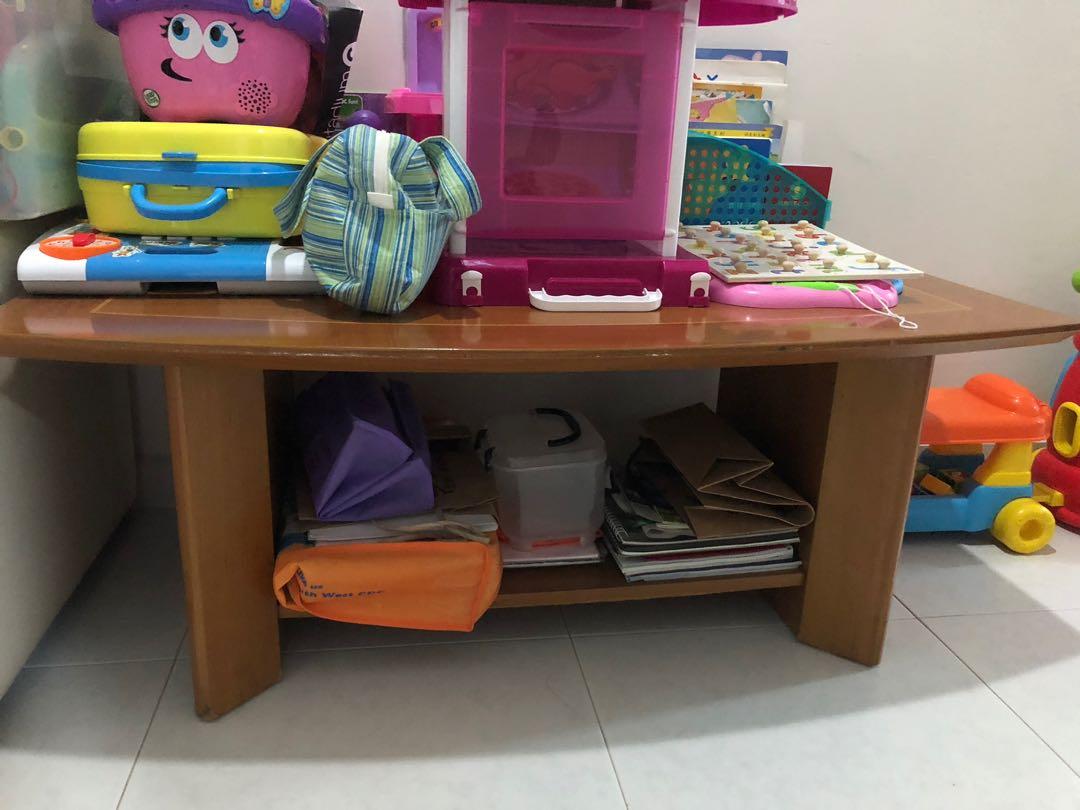 Coffee Table (Category: Tables & Sets) located in Singapore. Submitted by dontbuylugi (Listing ID 209857571, Image 1). Description: Used Coffee Table Self collect at my location.