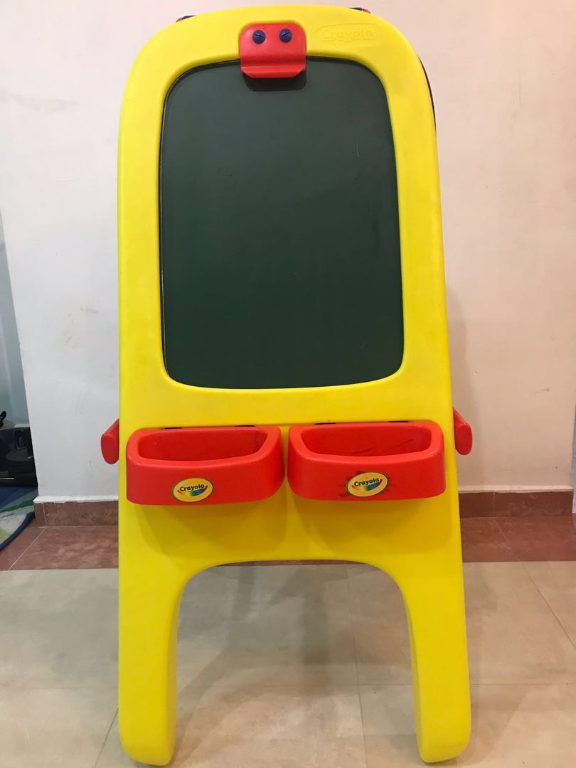 crayola magnetic drawing board