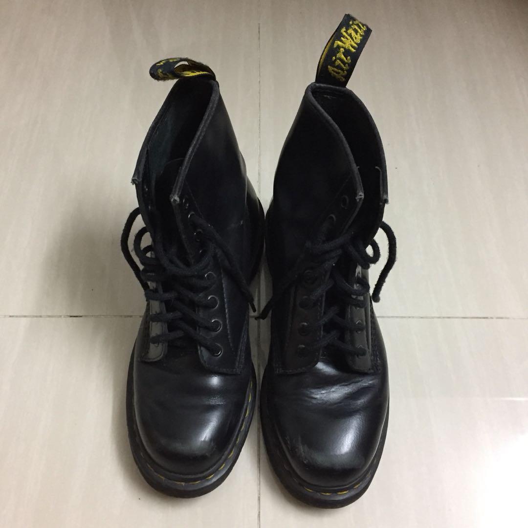 1460 8 eye doc martens
