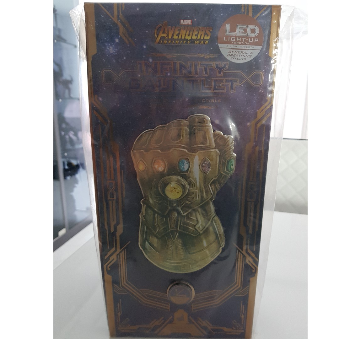 infinity gauntlet collectible