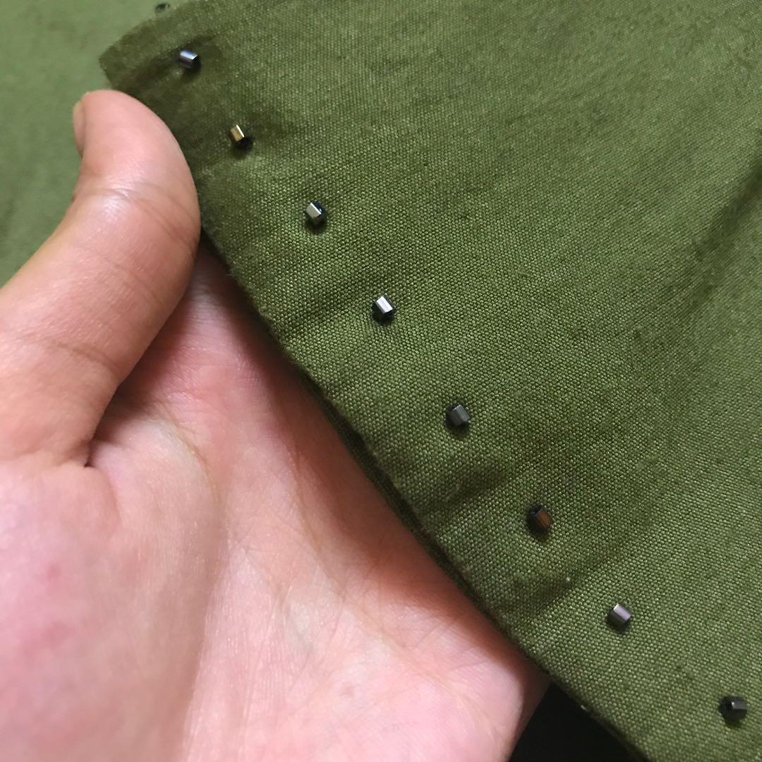 Kebaya Moden (Category: Blouses) located in Kuala Lumpur. Submitted by mimienaniera (Listing ID 209842657, Image 2). Description: kebaya cantik sngt sesuai nk pakai dgn jeans atau kain jarang pakai nk letgo sbb dh byk baju.