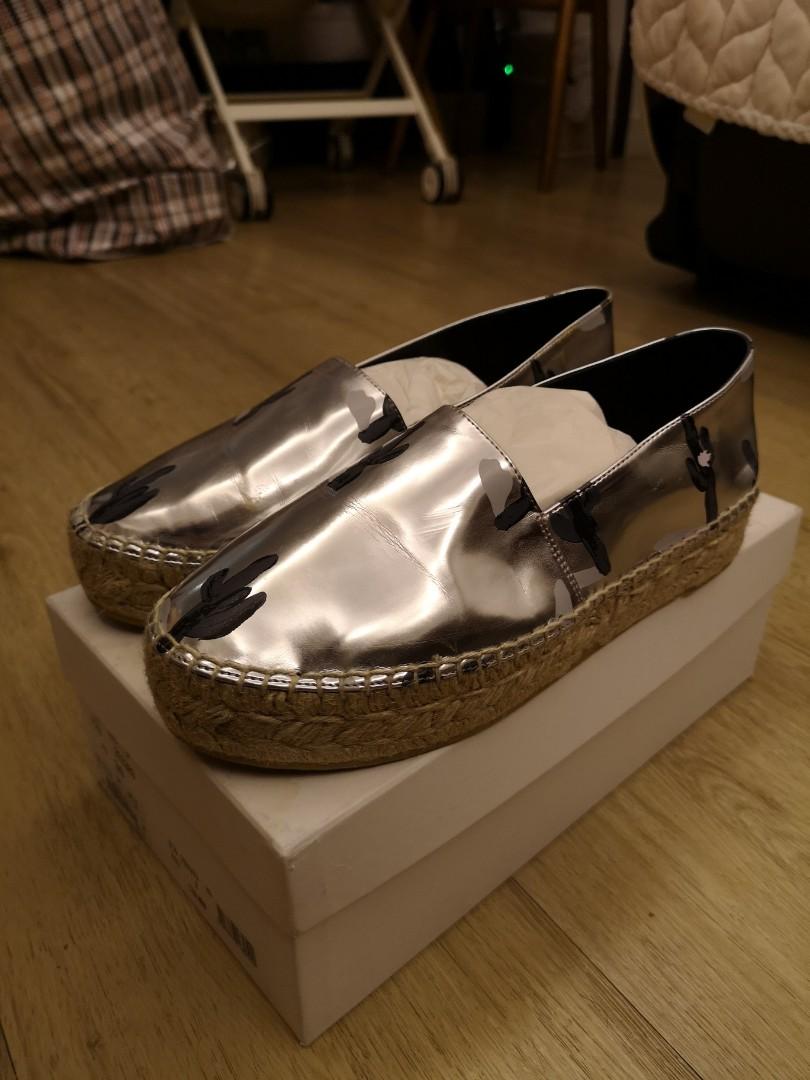 silver shoes