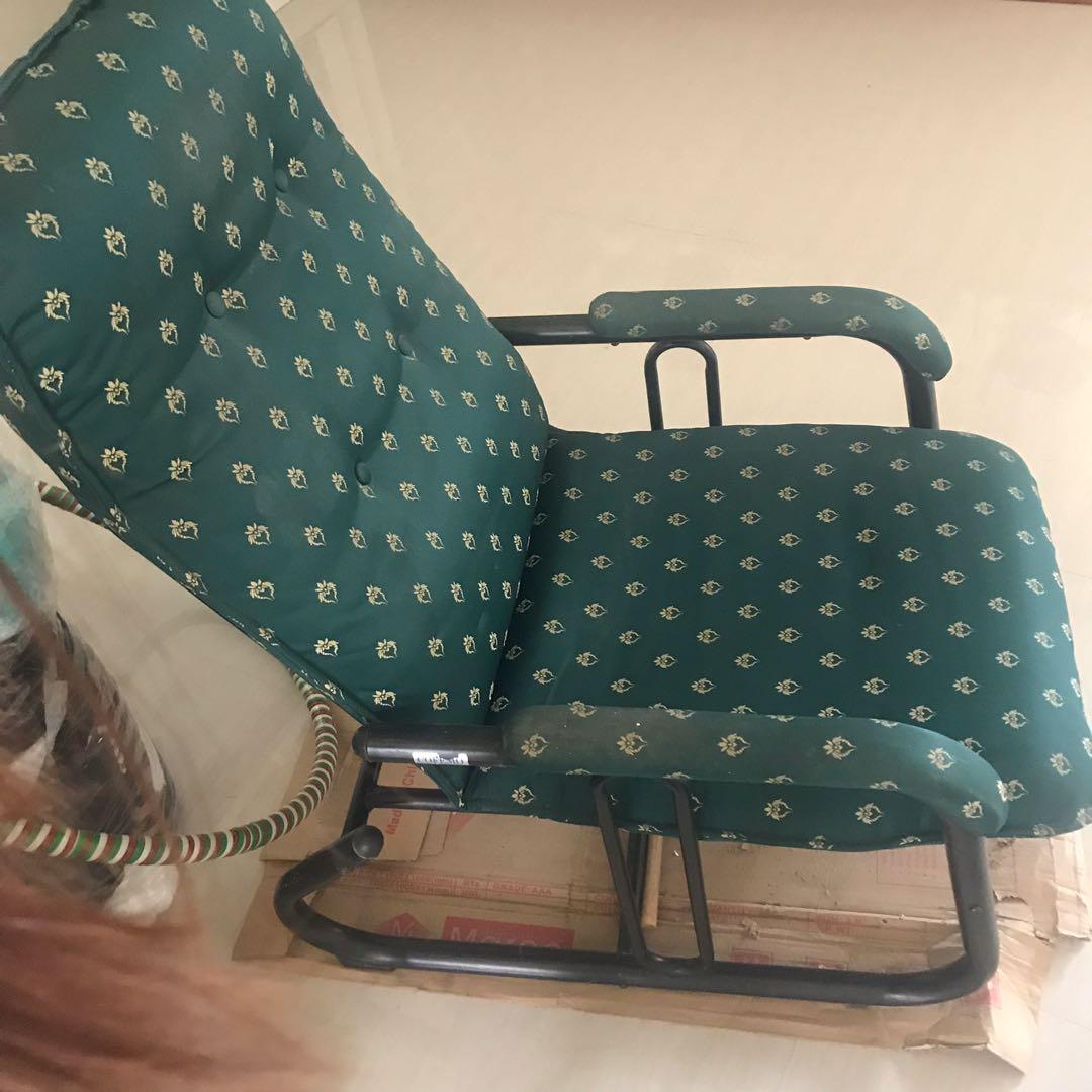 Kursi Santai Lipat Perabotan Rumah Di Carousell Kami juga menyediakan berbagai pilihan baik model, ukuran, warna dan harga kursi lipat. kursi santai lipat