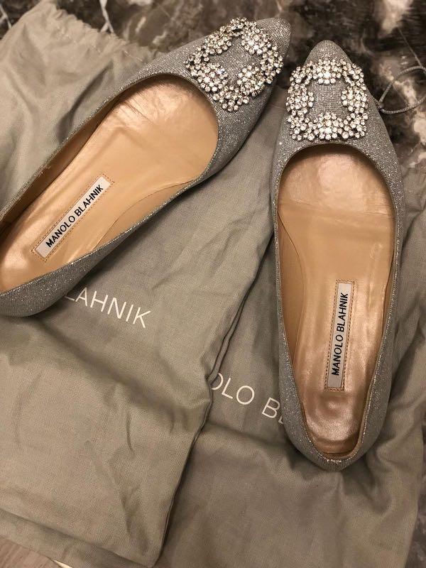     photoos of manolp b;ahnik flat shoes 2020