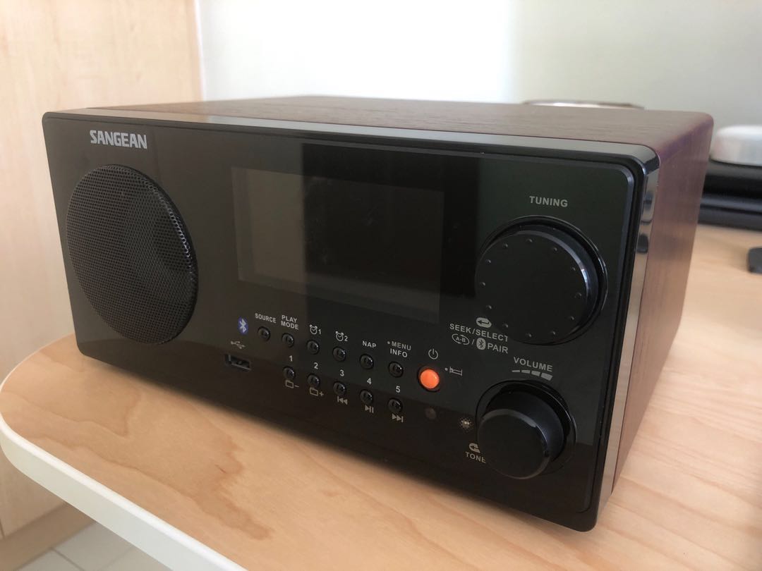 Sangean WR-22 Bluetooth USB Radio FM 
