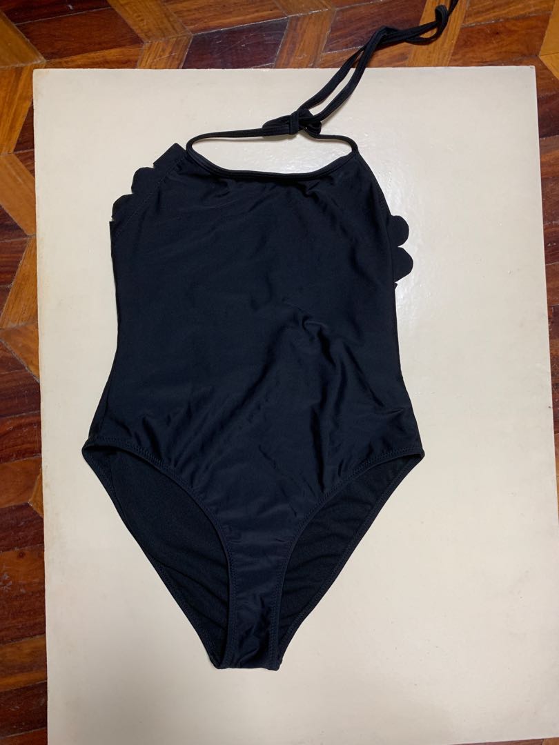 Scallop Bathing Suit, Women's Fashion, Tops, Sleeveless on Carousell