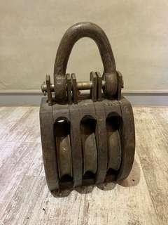//ORI DECO工業風老件//美國帶回 超帥滑輪 三軌 鑄鐵把手