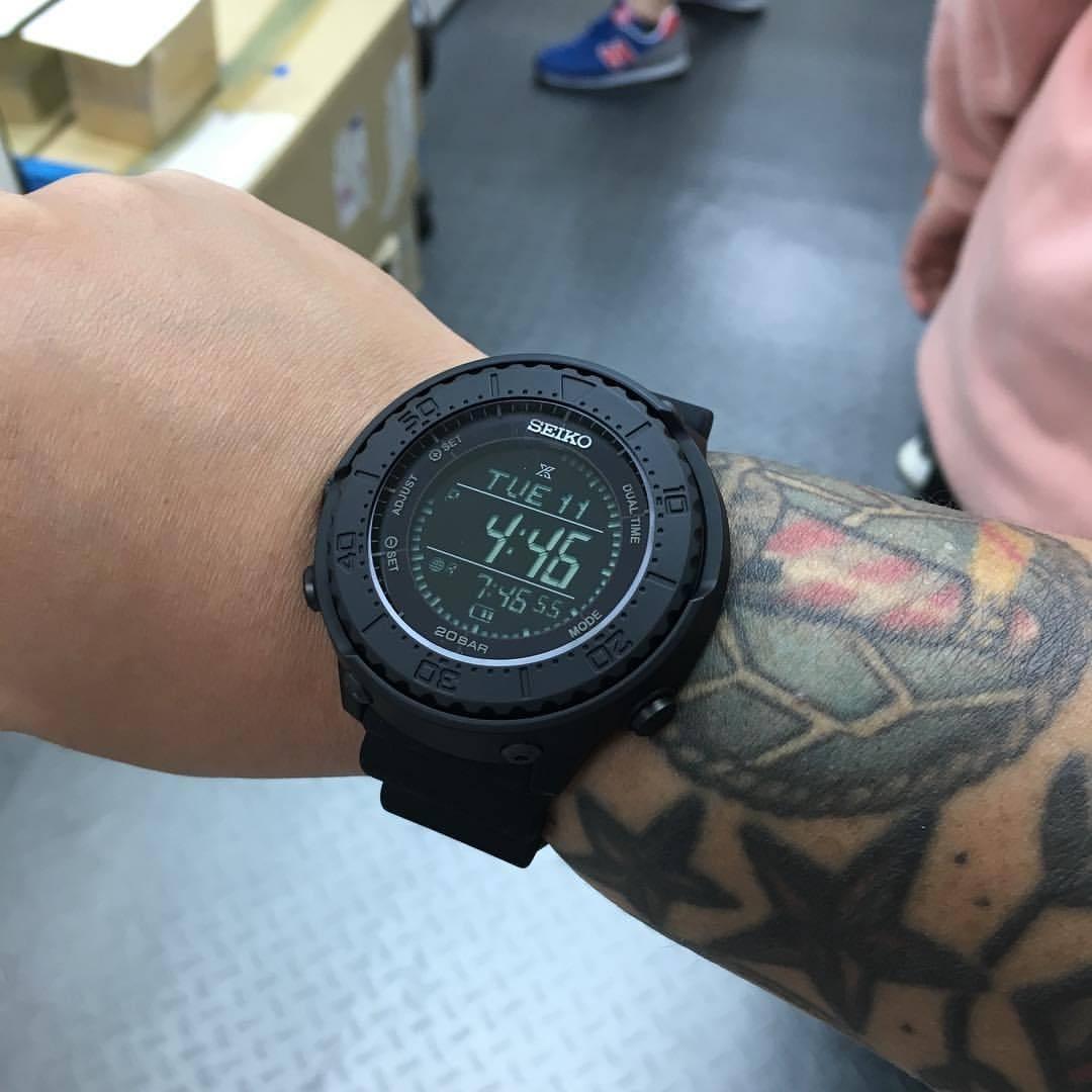 98 100 Seiko Prospex Fieldmaster