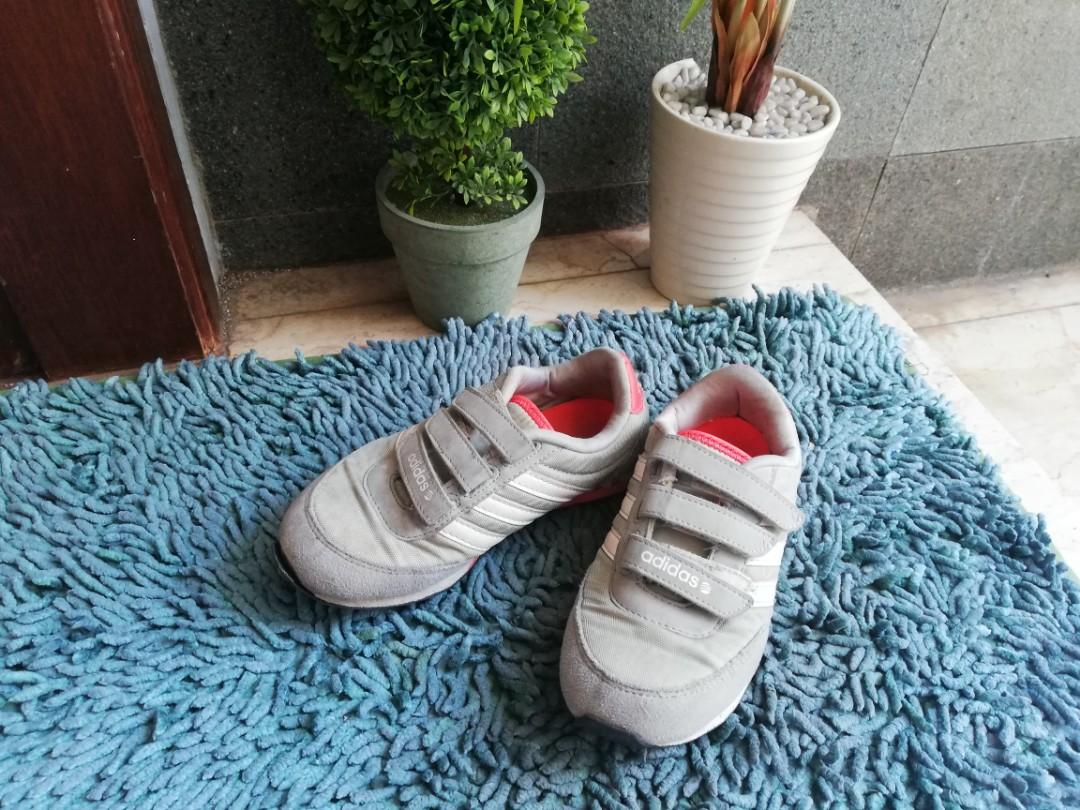 adidas kids size 5