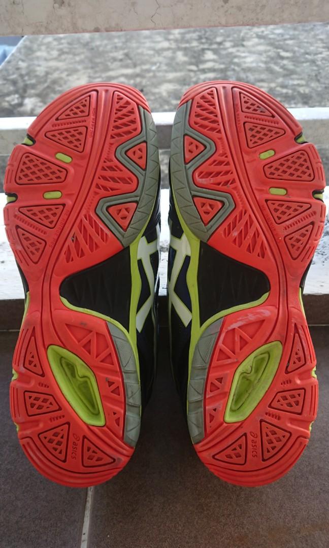 Asics volleyball mid cut deals