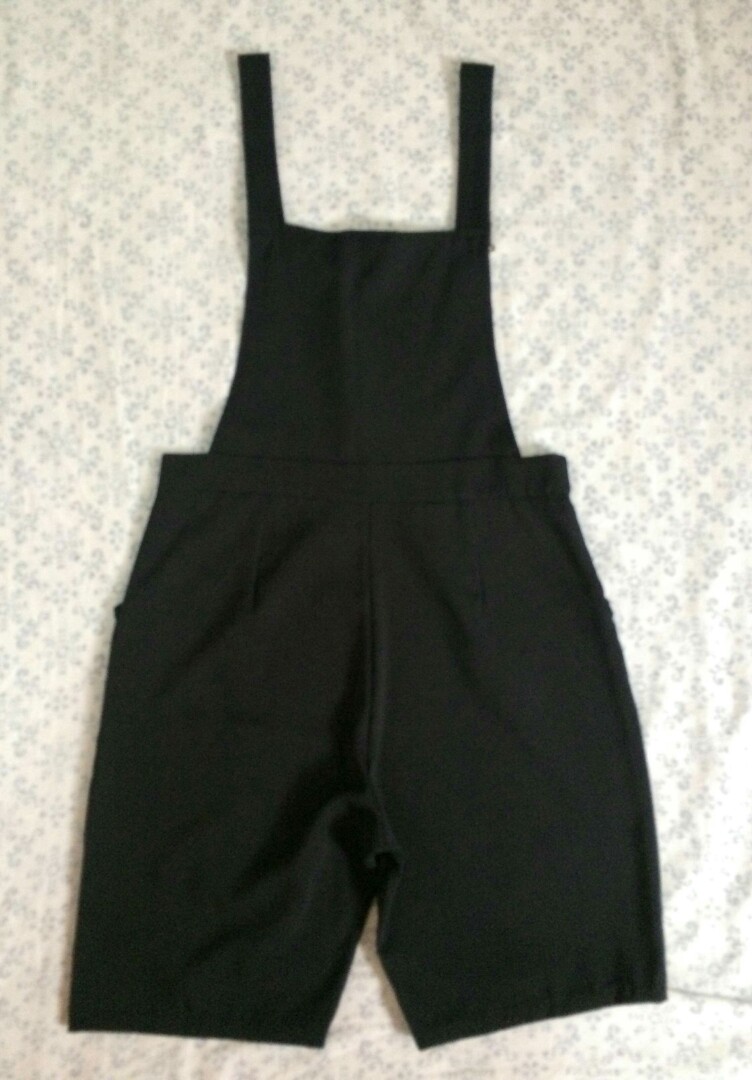 Preloved Black Jumper Shorts for Girls Teens and Women Women s Fashion Dresses Sets Jumpsuits on Carousell