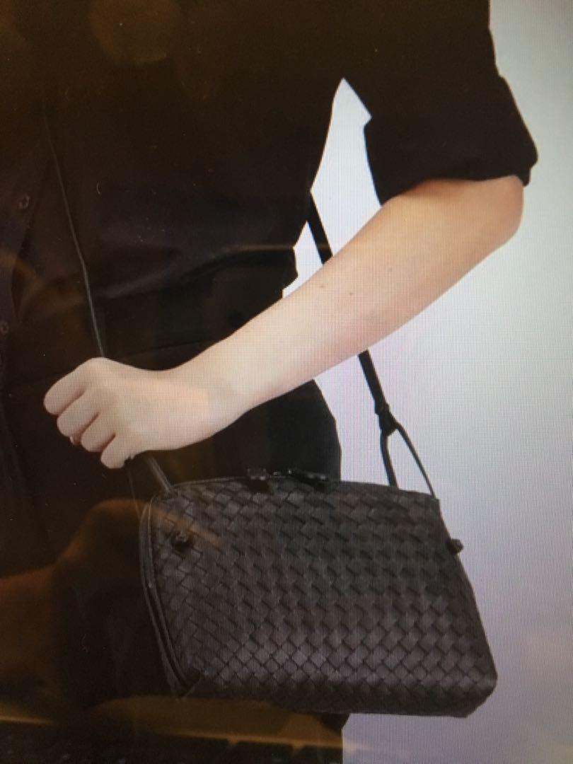 Flash sale Bottega Veneta Messenger Bag Black Luxury Bags Wallets on Carousell