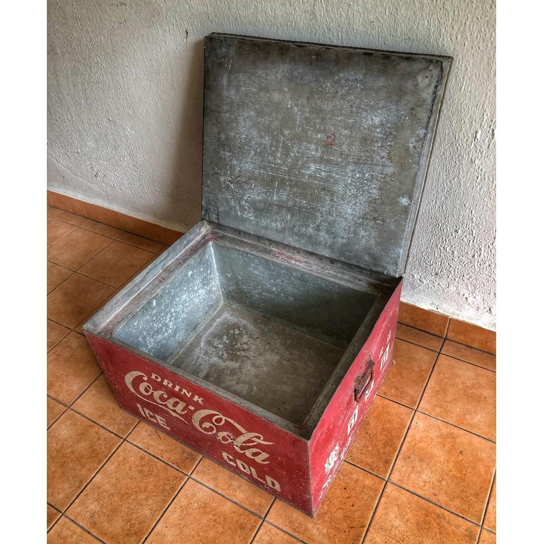 Coca Cola Ice Box, Hobbies & Toys, Memorabilia & Collectibles, Vintage