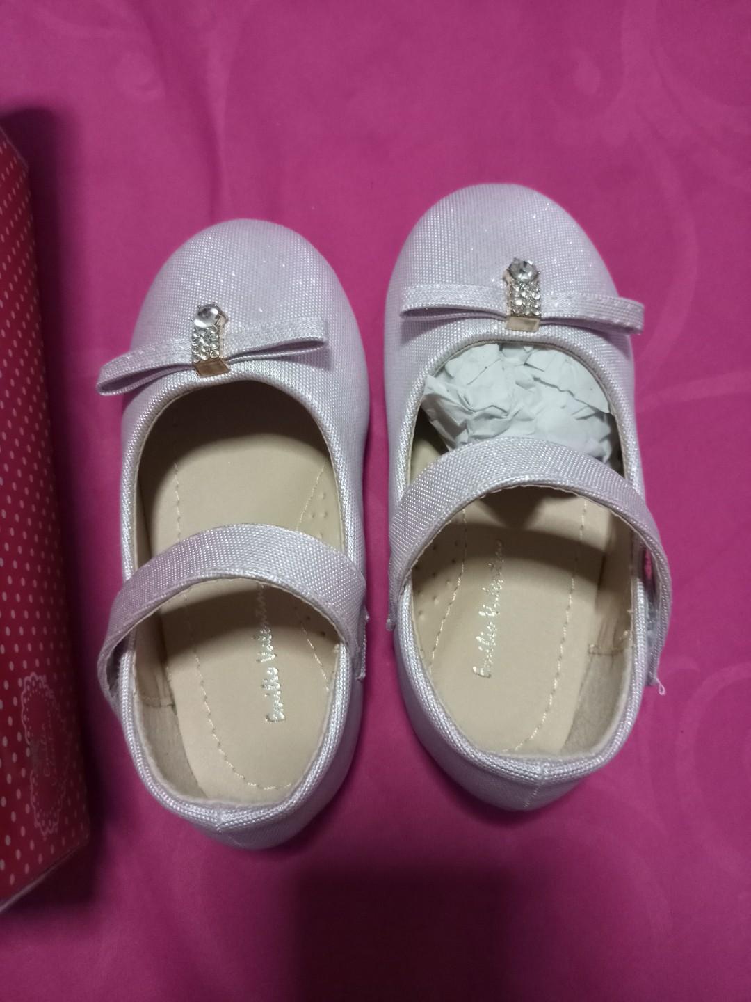 Baby girl deals valentino shoes