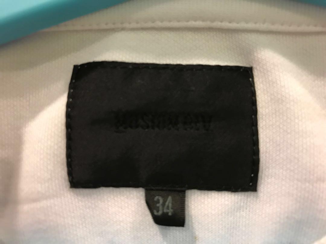 Musium Div Crop Top Women S Fashion Clothes Tops On Carousell