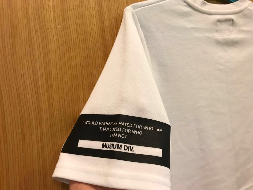 Musium Div Crop Top Women S Fashion Clothes Tops On Carousell