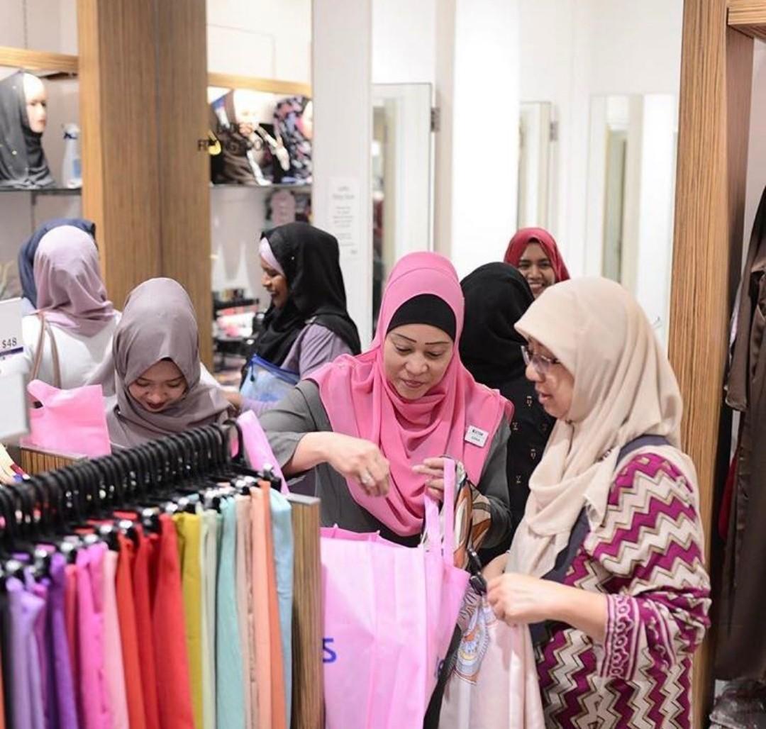 Part Time Retail Assistant Bzeebliss Muslimah Fashion Jobs Sales Retail Marketing On Carousell