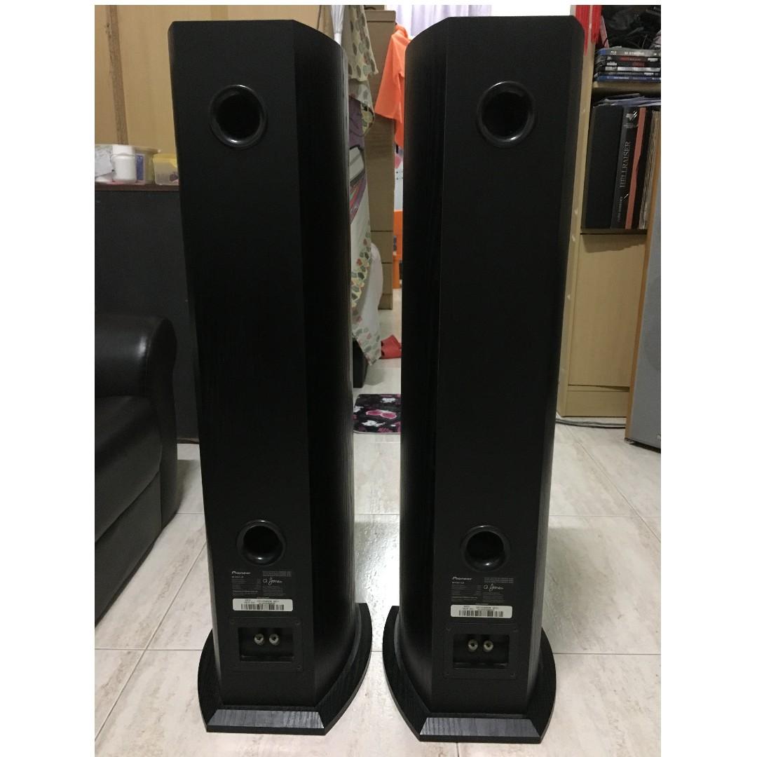 Pioneer SPFS51LR Floorstanding Speakers designed by Andrew Jones