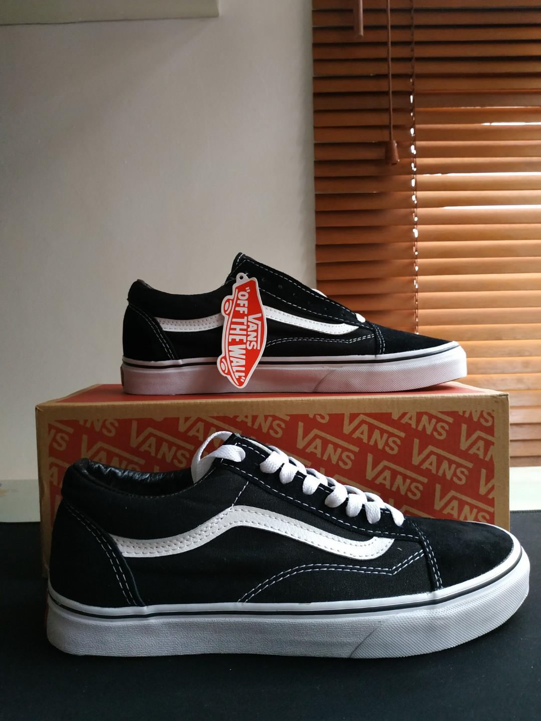 vans black and white vans