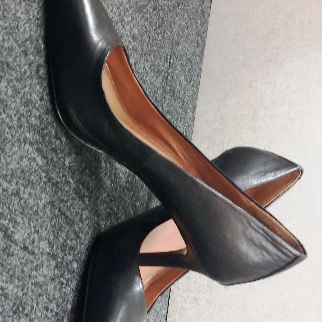 Vince Camuto Sariela Point Toe Pum