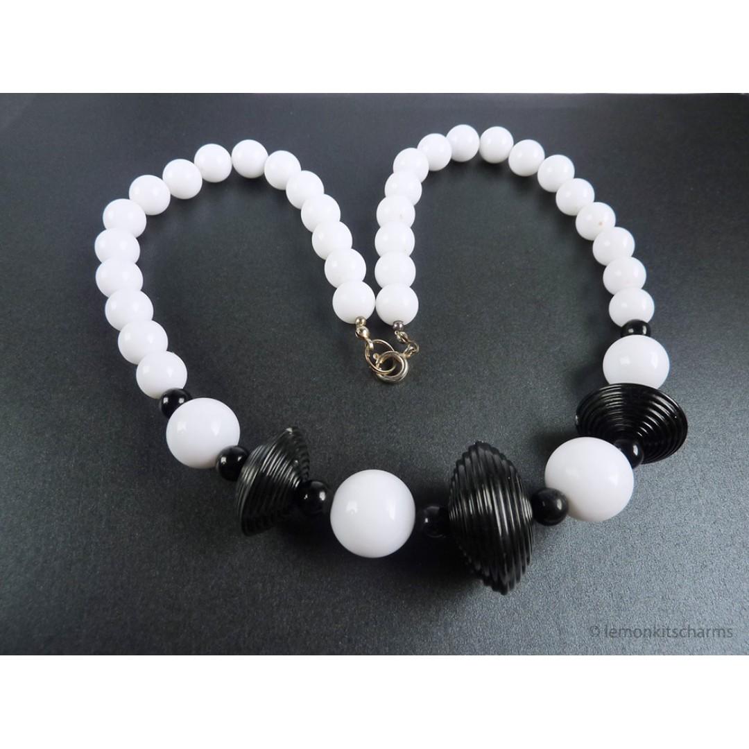 White chunky necklace online